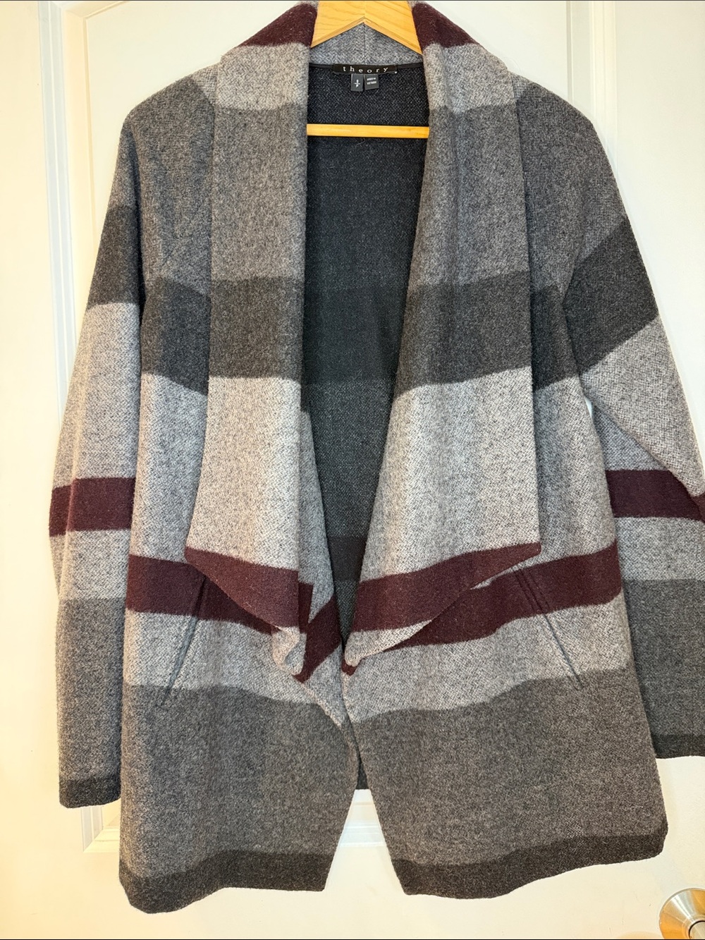 Theory Clarania Waterfall women’s Gray and Burgundy Striped Cardigan, size S